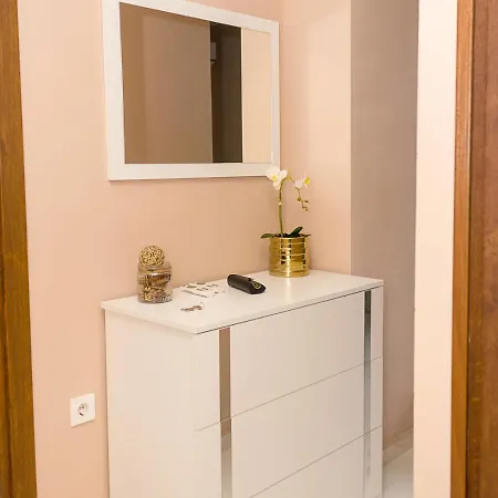 Comfy 1-bedroom In Chayka Neighbourhood By Flat Mаnаger Βάρνα